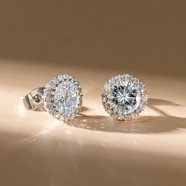 Italo Halo Round Cut Stud Earring Silver Earrings