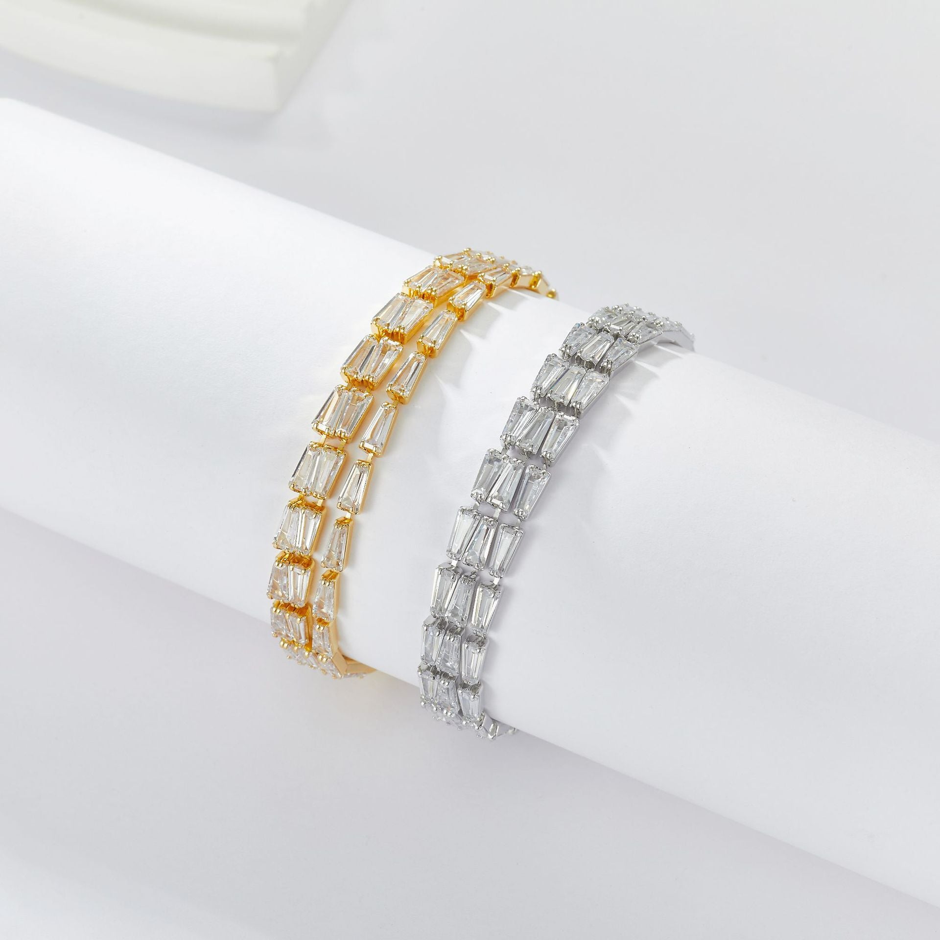 Bracelet studded with stones