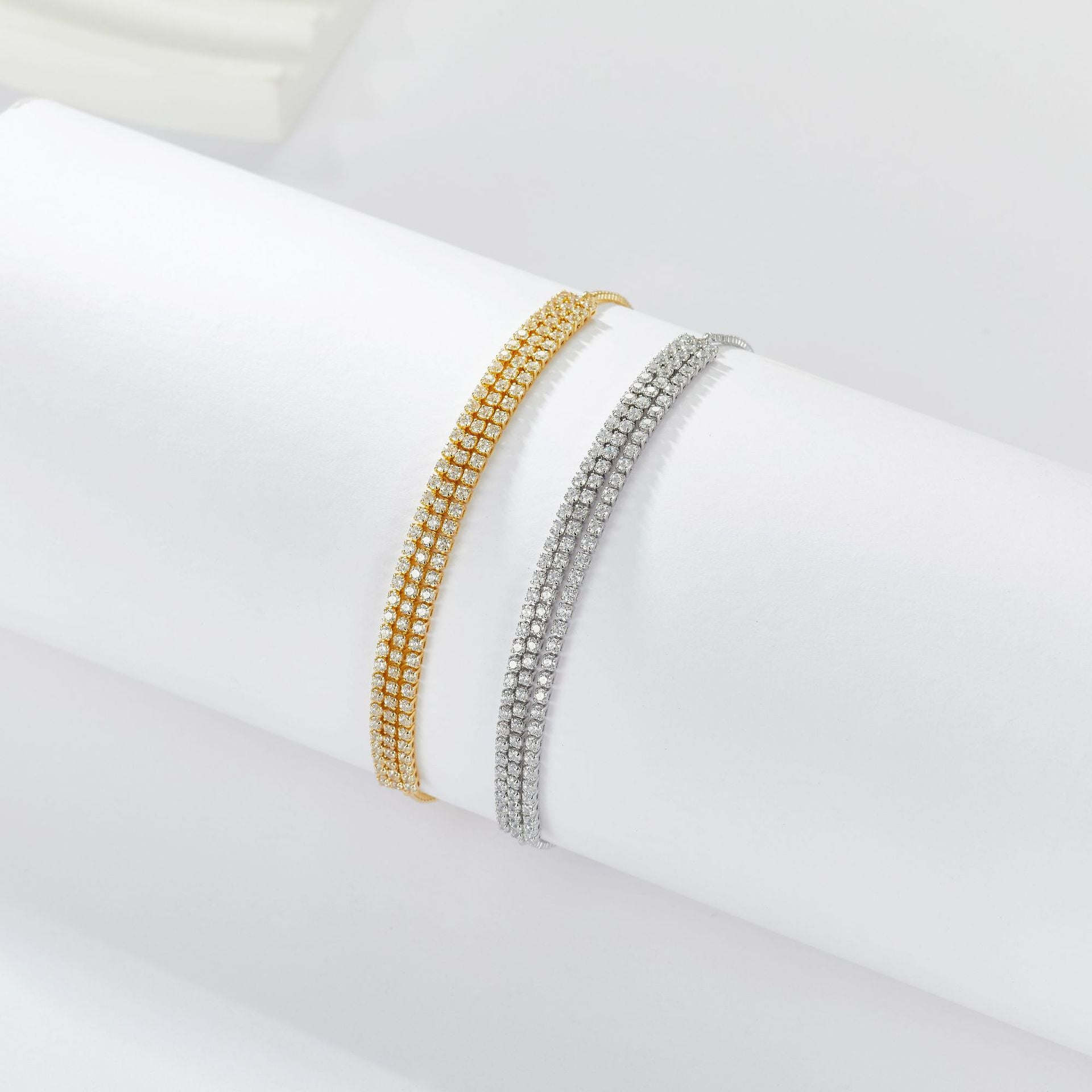 Bracelet studded with stones