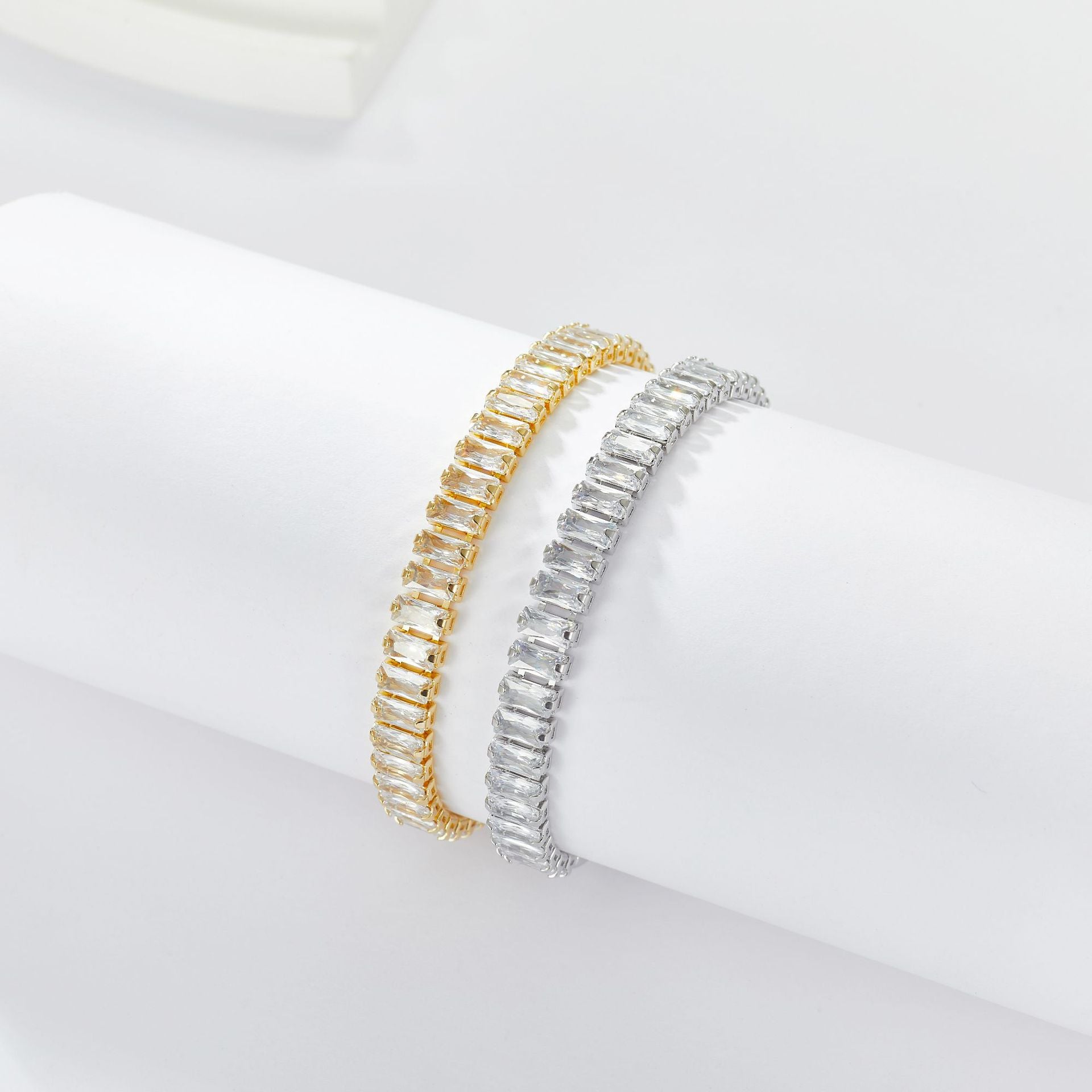 Bracelet studded with stones