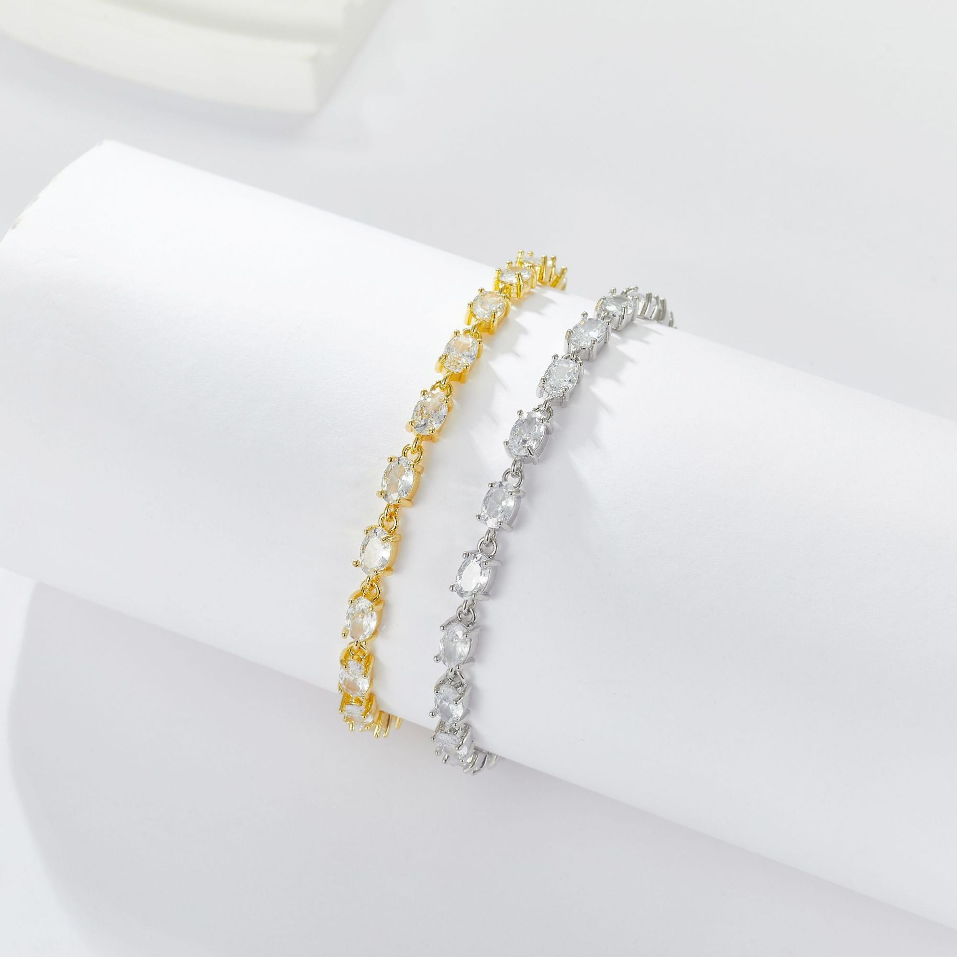 Bracelet studded with stones