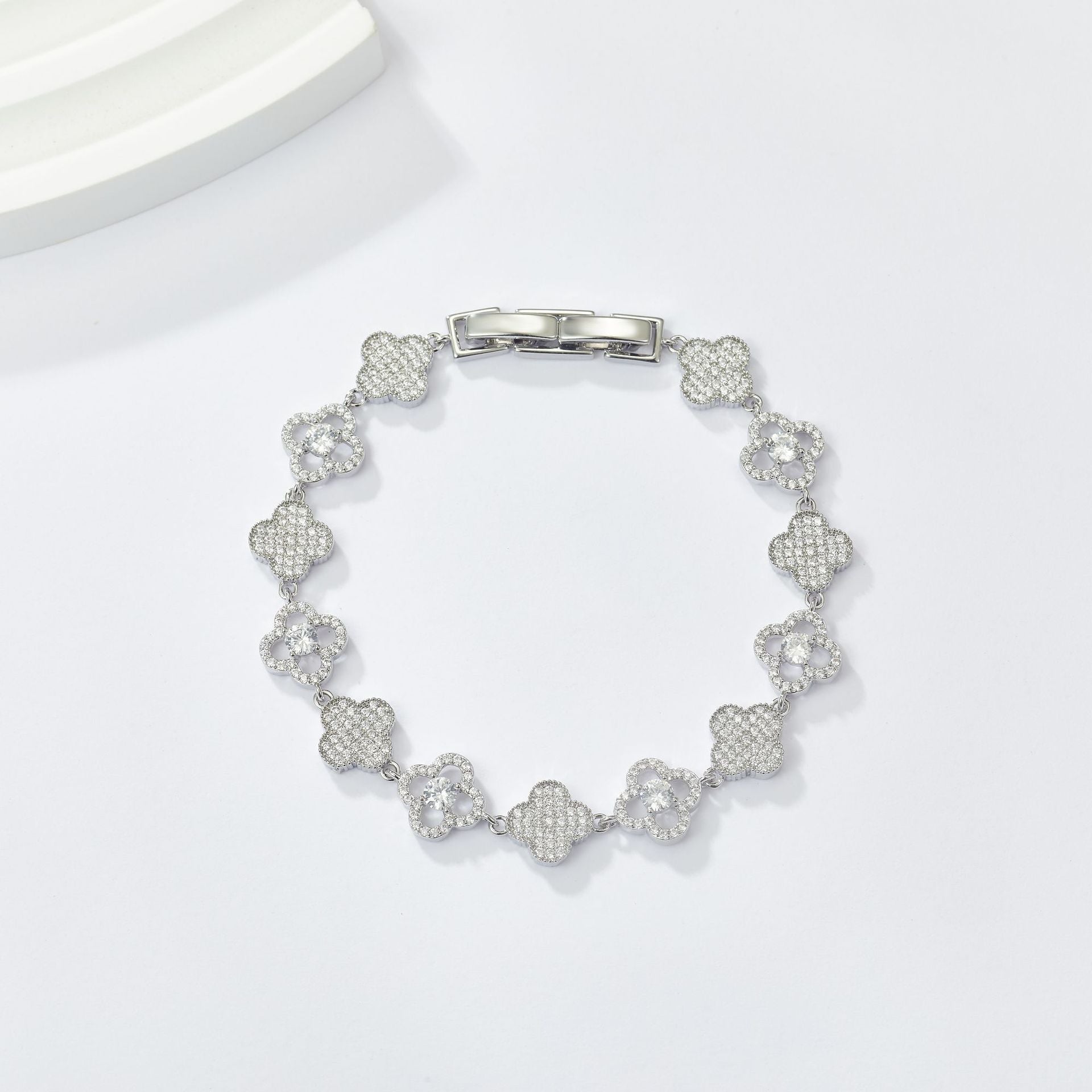 Bracelet studded with stones