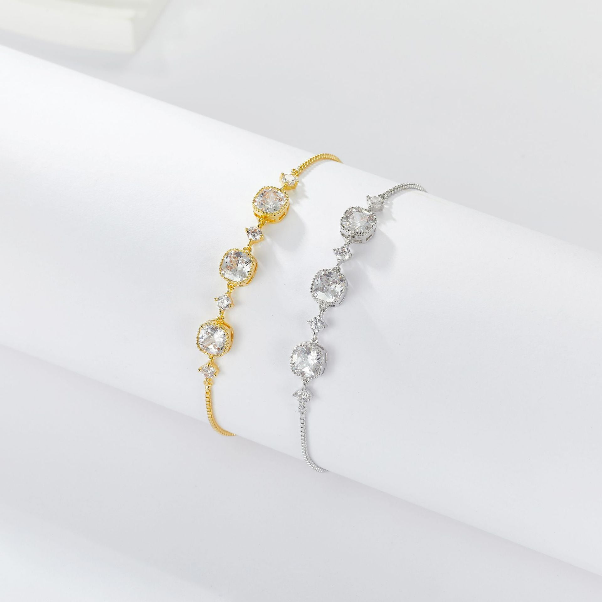 Bracelet studded with stones