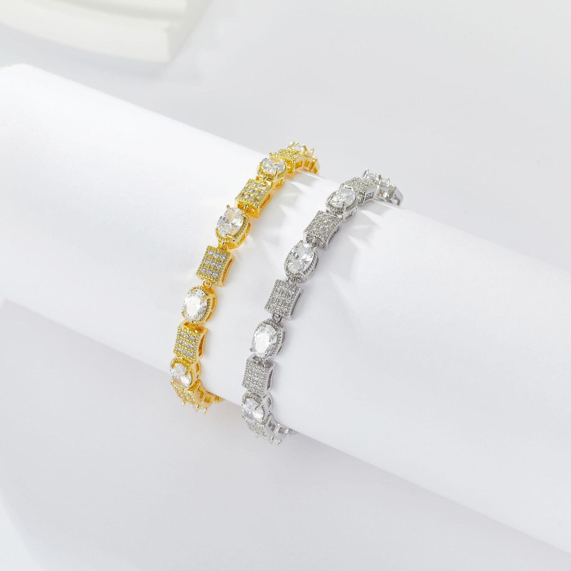 Bracelet studded with stones