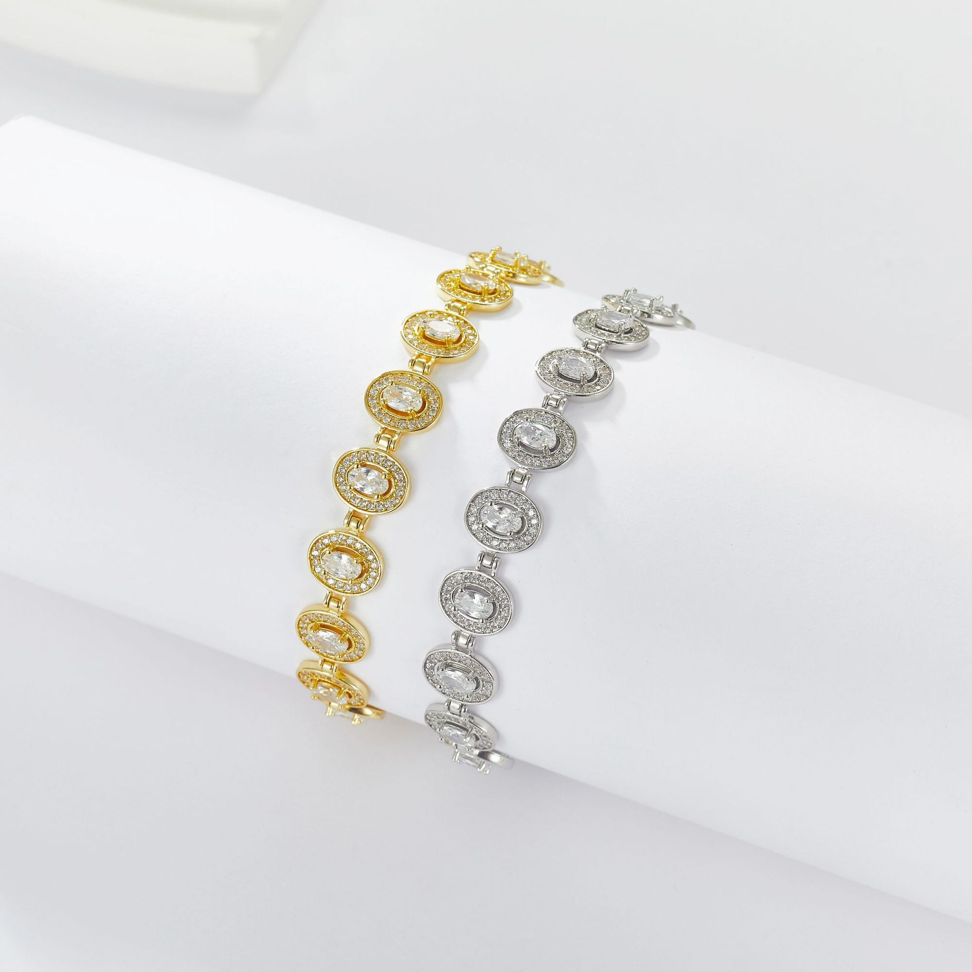 Bracelet studded with stones