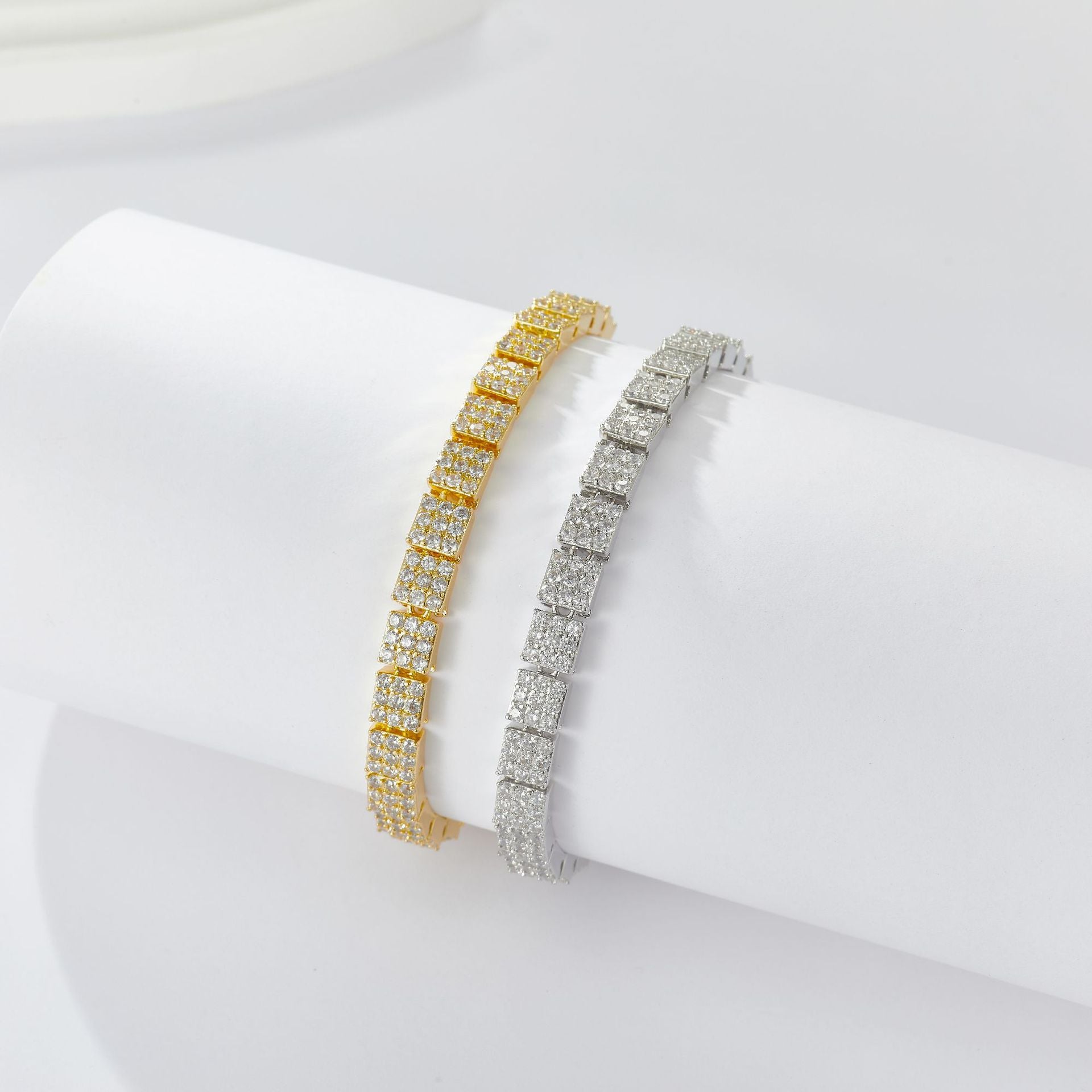 Bracelet studded with stones