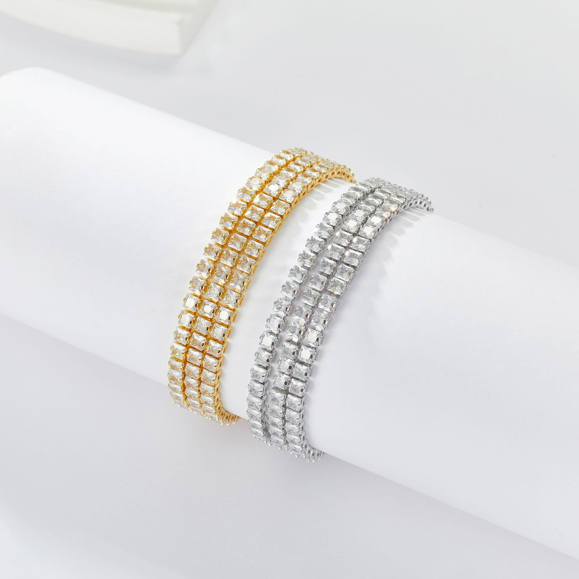 Bracelet studded with stones