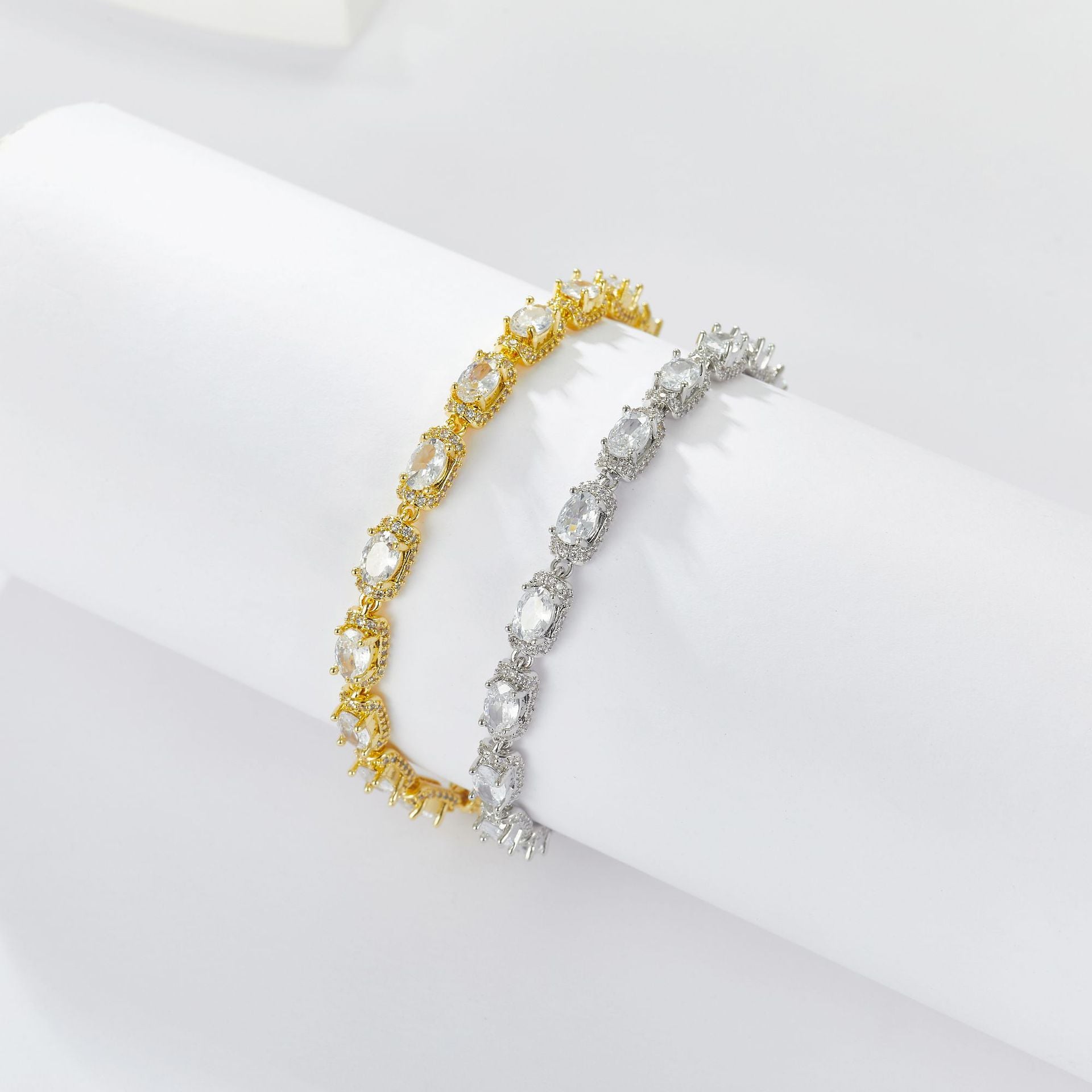 Bracelet studded with stones